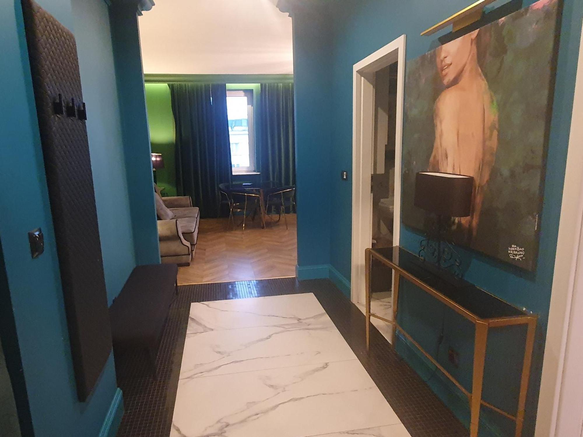 City Center Apartment Near Public Swimming Pool ワルシャワ エクステリア 写真