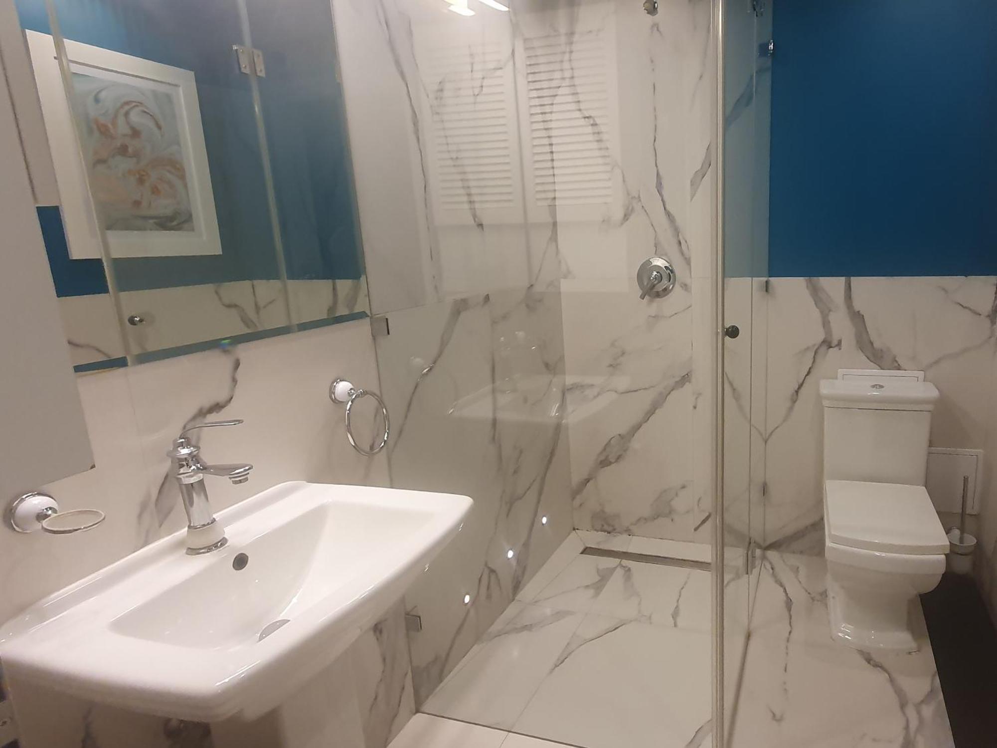 City Center Apartment Near Public Swimming Pool ワルシャワ エクステリア 写真